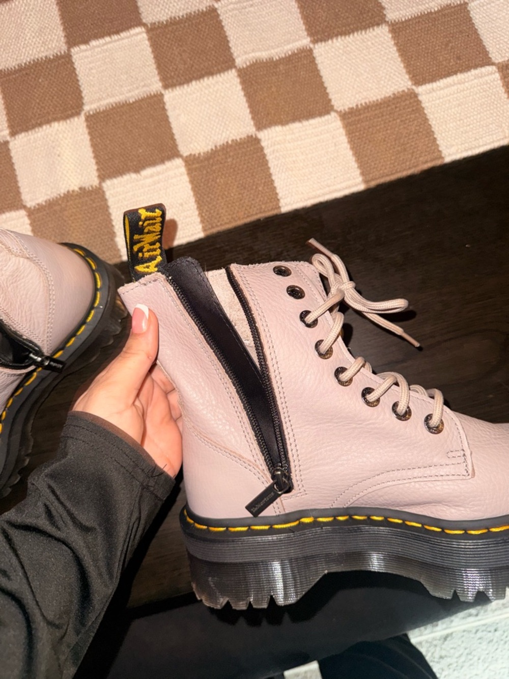 Doc Martens Women’s Light beige Lace-Up Platform Boots NEVER WORN - Picture 5 of 7